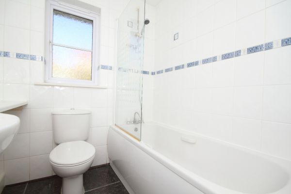 Shower Window Replacement in Easthampton